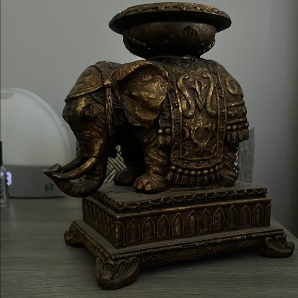Antique looking Gold Elephant Candle Holder - Picture 1 of 5